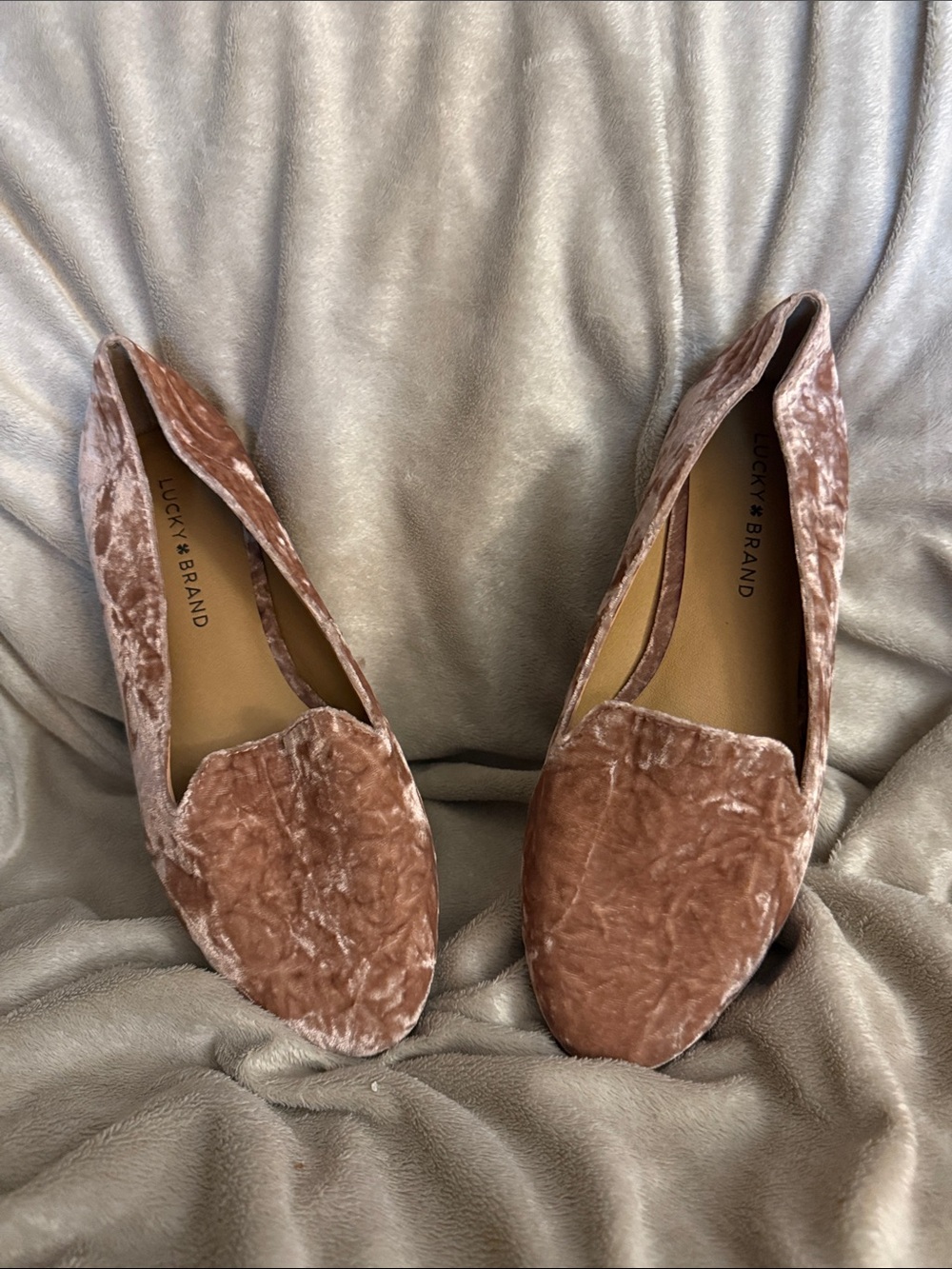 Lucky Brand Carolyn Velvet Slip-On Flats in Blush Pink